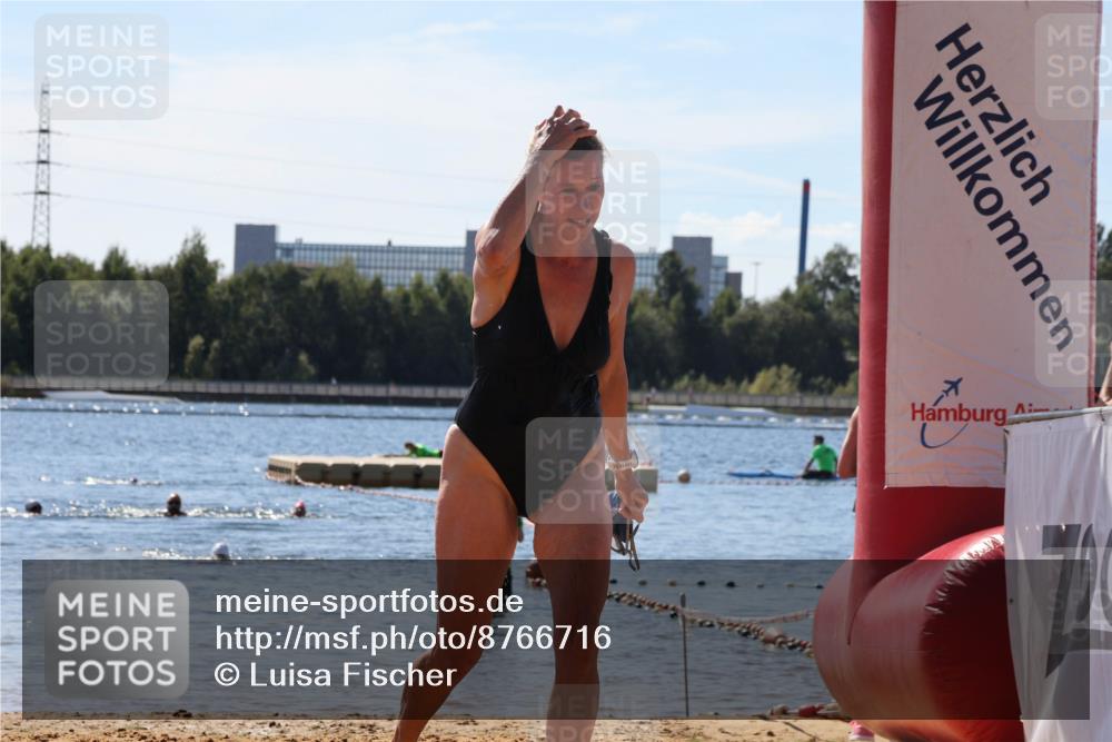 07.09.2025 - 19. Norderstedt Triathlon Luisa Fischer http://msf.ph/oto/8766716 07.09.2025 12:41:37 Schwimmen 355 meine-sportfotos.de