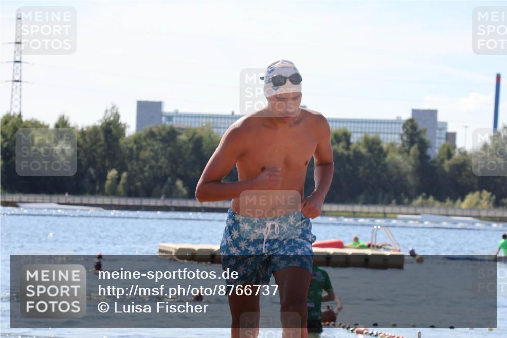 07.09.2025 - 19. Norderstedt Triathlon Luisa Fischer http://msf.ph/oto/8766737 07.09.2025 12:41:56 Schwimmen 356 meine-sportfotos.de