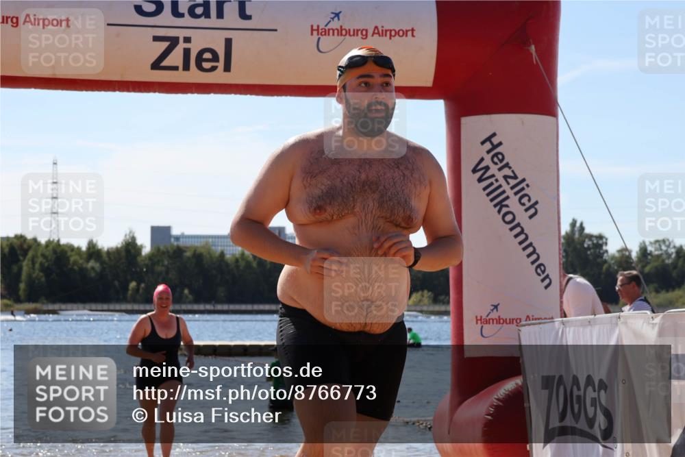 07.09.2025 - 19. Norderstedt Triathlon Luisa Fischer http://msf.ph/oto/8766773 07.09.2025 12:42:21 Schwimmen 335, 342, 708 meine-sportfotos.de