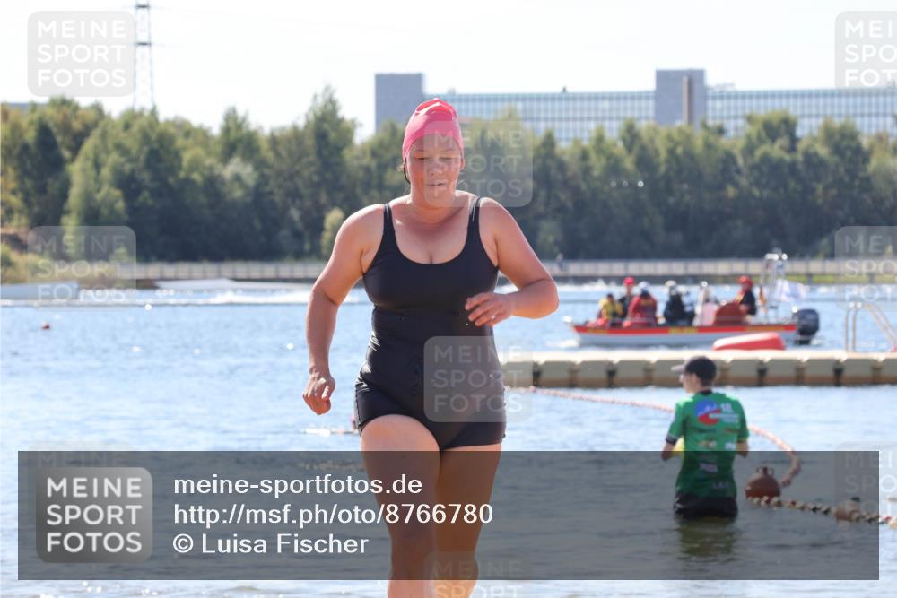 07.09.2025 - 19. Norderstedt Triathlon Luisa Fischer http://msf.ph/oto/8766780 07.09.2025 12:42:23 Schwimmen 335, 342, 708 meine-sportfotos.de