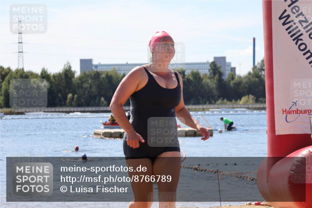 07.09.2025 - 19. Norderstedt Triathlon Luisa Fischer http://msf.ph/oto/8766789 07.09.2025 12:42:24 Schwimmen 335, 342, 708 meine-sportfotos.de