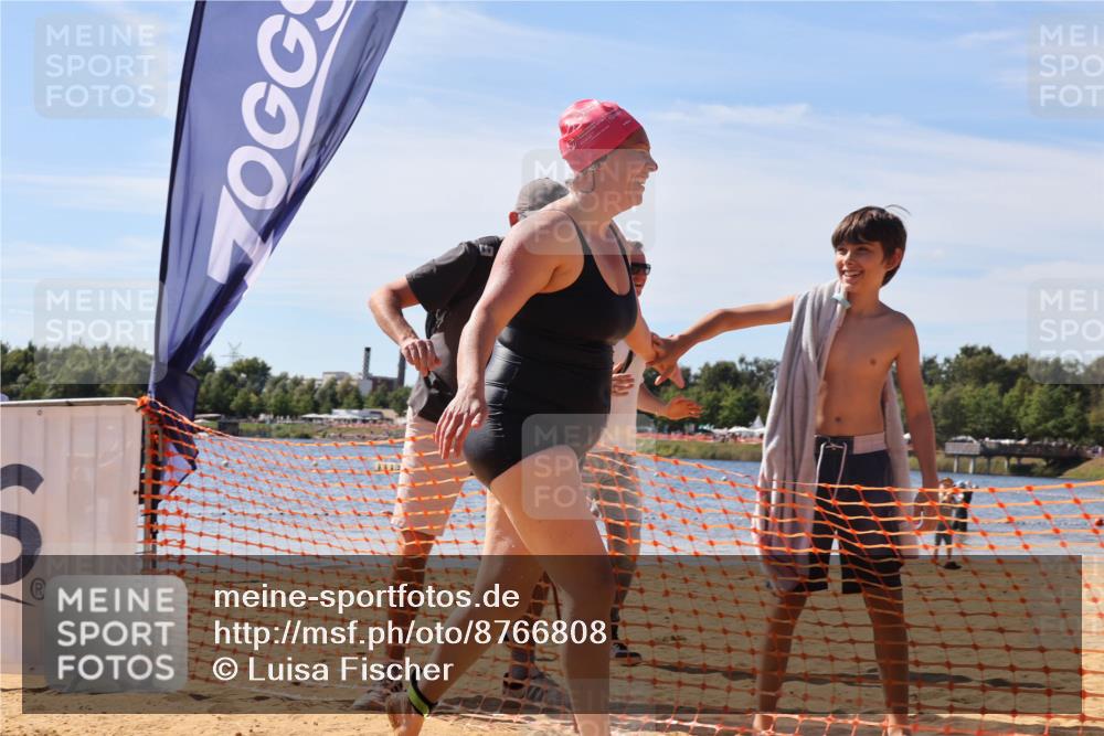 07.09.2025 - 19. Norderstedt Triathlon Luisa Fischer http://msf.ph/oto/8766808 07.09.2025 12:42:27 Schwimmen 335, 342, 708 meine-sportfotos.de