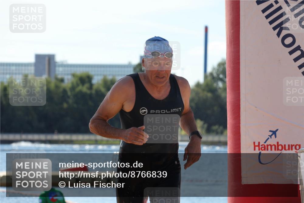 07.09.2025 - 19. Norderstedt Triathlon Luisa Fischer http://msf.ph/oto/8766839 07.09.2025 12:43:47 Schwimmen 325 meine-sportfotos.de