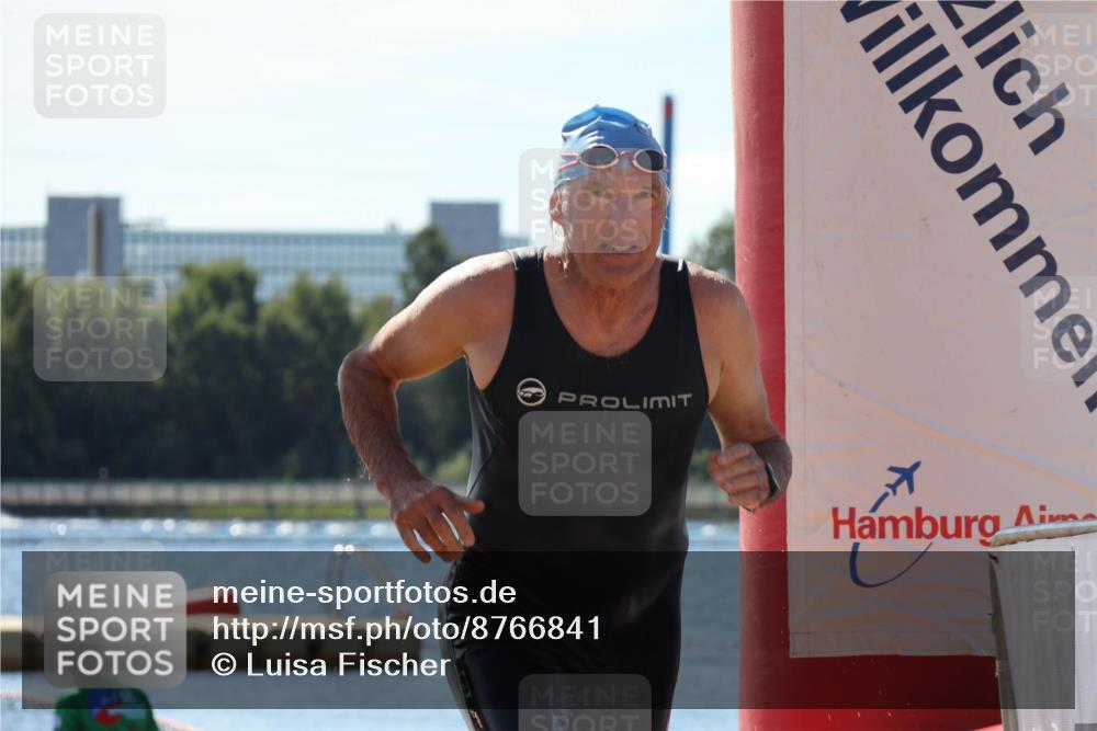 07.09.2025 - 19. Norderstedt Triathlon Luisa Fischer http://msf.ph/oto/8766841 07.09.2025 12:43:47 Schwimmen 325 meine-sportfotos.de