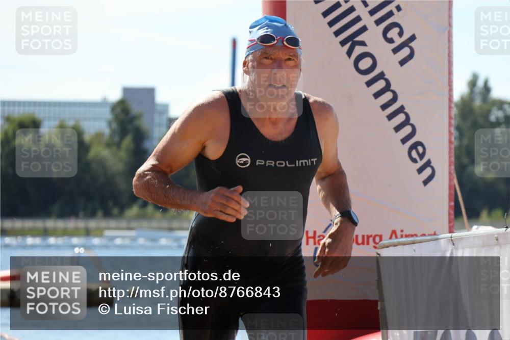 07.09.2025 - 19. Norderstedt Triathlon Luisa Fischer http://msf.ph/oto/8766843 07.09.2025 12:43:48 Schwimmen 325 meine-sportfotos.de