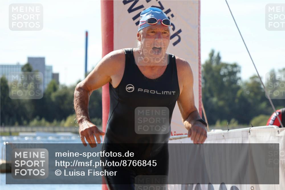 07.09.2025 - 19. Norderstedt Triathlon Luisa Fischer http://msf.ph/oto/8766845 07.09.2025 12:43:48 Schwimmen 325 meine-sportfotos.de