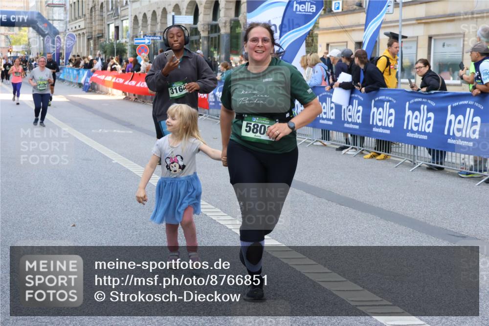 07.09.2025 - BARMER Alsterlauf Strokosch-Dieckow http://msf.ph/oto/8766851 07.09.2025 10:11:32 Ziel 2171, 2293, 2846, 2847, 3036, 3126, 3327, 3366, 3367, 3613, 3614, 3692, 3792, 4193, 4376, 4415, 4491, 4970, 5175, 5214, 5418, 5448, 5649, 5650, 5758, 5760, 5813, 5827, 5911, 5956, 6008, 6009, 6130, 6144, 6180, 8038, 8039, 8126, 8145 meine-sportfotos.de