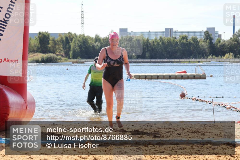 07.09.2025 - 19. Norderstedt Triathlon Luisa Fischer http://msf.ph/oto/8766885 07.09.2025 12:45:21 Schwimmen 354 meine-sportfotos.de
