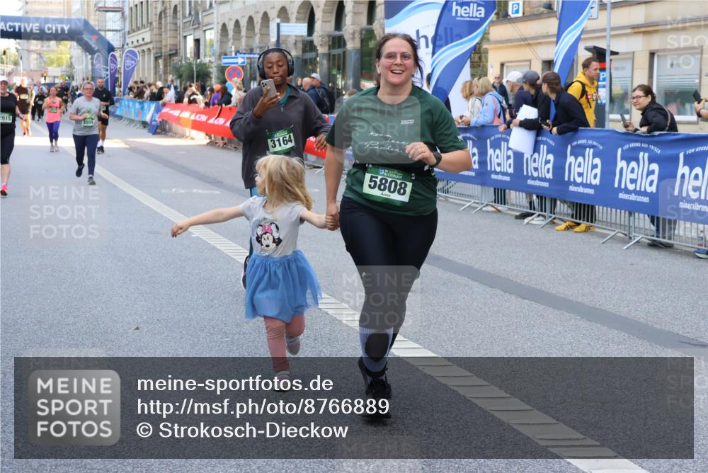 07.09.2025 - BARMER Alsterlauf Strokosch-Dieckow http://msf.ph/oto/8766889 07.09.2025 10:11:32 Ziel 2171, 2293, 2846, 2847, 3036, 3126, 3327, 3366, 3367, 3613, 3614, 3692, 3792, 4193, 4376, 4415, 4491, 4970, 5175, 5214, 5418, 5448, 5649, 5650, 5758, 5760, 5813, 5827, 5911, 5956, 6008, 6009, 6130, 6144, 6180, 8038, 8039, 8126, 8145 meine-sportfotos.de