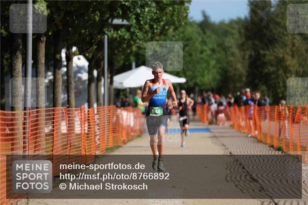 07.09.2025 - 19. Norderstedt Triathlon Michael Strokosch http://msf.ph/oto/8766892 07.09.2025 10:51:14 Laufen 68, 649, 663 meine-sportfotos.de