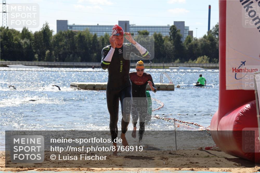 07.09.2025 - 19. Norderstedt Triathlon Luisa Fischer http://msf.ph/oto/8766919 07.09.2025 13:22:29 Schwimmen 996, 1001 meine-sportfotos.de