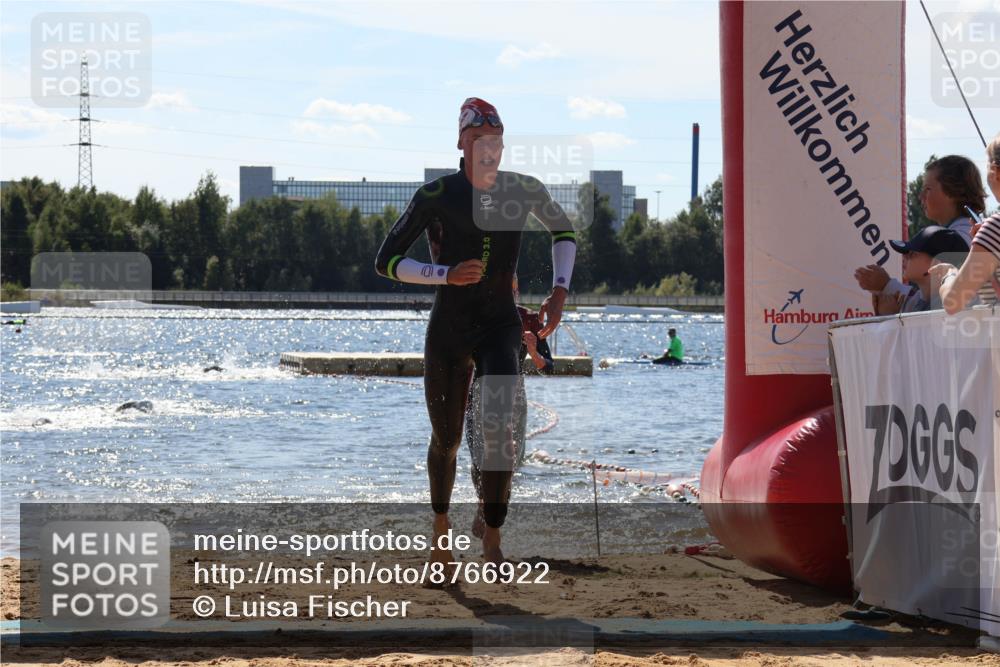 07.09.2025 - 19. Norderstedt Triathlon Luisa Fischer http://msf.ph/oto/8766922 07.09.2025 13:22:29 Schwimmen 996, 1001 meine-sportfotos.de