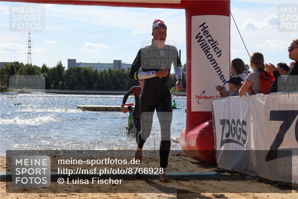 07.09.2025 - 19. Norderstedt Triathlon Luisa Fischer http://msf.ph/oto/8766928 07.09.2025 13:22:30 Schwimmen 996, 1001 meine-sportfotos.de
