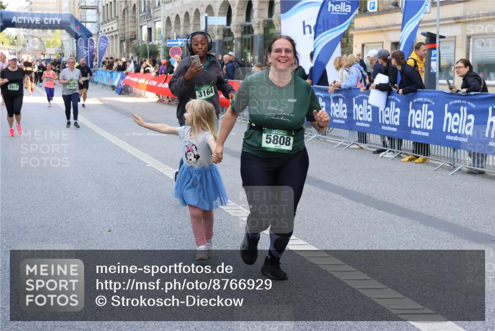 07.09.2025 - BARMER Alsterlauf Strokosch-Dieckow http://msf.ph/oto/8766929 07.09.2025 10:11:31 Ziel 2171, 2293, 2846, 2847, 3036, 3126, 3327, 3348, 3349, 3366, 3367, 3692, 3792, 4193, 4376, 4415, 4491, 4970, 5175, 5214, 5418, 5448, 5649, 5650, 5758, 5760, 5813, 5827, 5911, 6008, 6130, 6144, 6180, 8038, 8039, 8126, 8145 meine-sportfotos.de