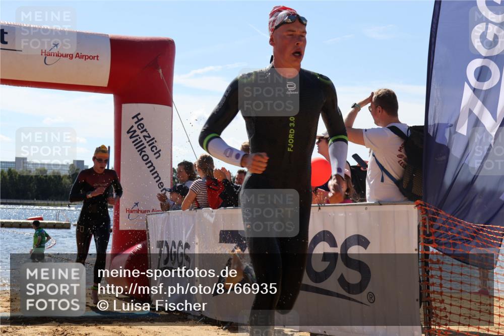 07.09.2025 - 19. Norderstedt Triathlon Luisa Fischer http://msf.ph/oto/8766935 07.09.2025 13:22:31 Schwimmen 996, 1001 meine-sportfotos.de