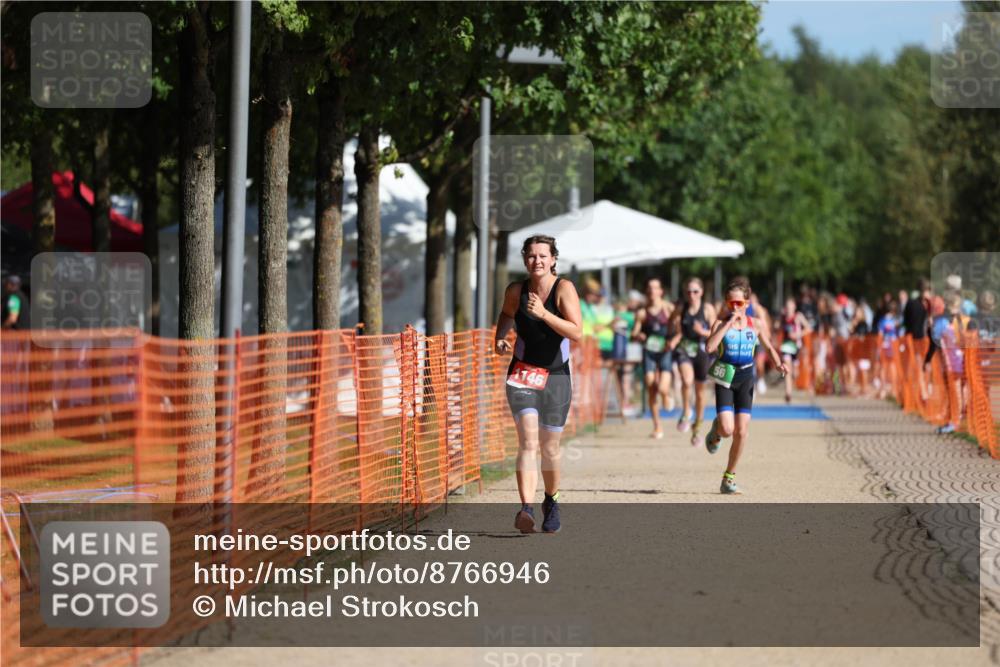 07.09.2025 - 19. Norderstedt Triathlon Michael Strokosch http://msf.ph/oto/8766946 07.09.2025 10:51:27 Laufen 56, 1146 meine-sportfotos.de