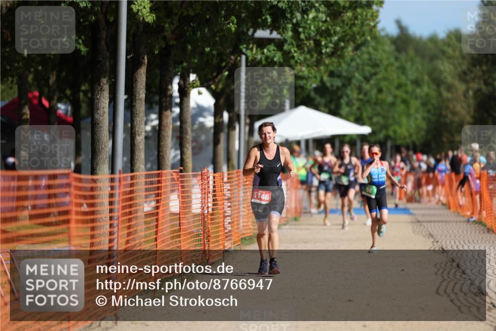 07.09.2025 - 19. Norderstedt Triathlon Michael Strokosch http://msf.ph/oto/8766947 07.09.2025 10:51:27 Laufen 56, 1146 meine-sportfotos.de