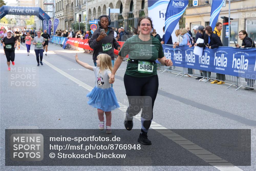 07.09.2025 - BARMER Alsterlauf Strokosch-Dieckow http://msf.ph/oto/8766948 07.09.2025 10:11:31 Ziel 2171, 2293, 2846, 2847, 3036, 3126, 3327, 3348, 3349, 3366, 3367, 3692, 3792, 4193, 4376, 4415, 4491, 4970, 5175, 5214, 5418, 5448, 5649, 5650, 5758, 5760, 5813, 5827, 5911, 6008, 6130, 6144, 6180, 8038, 8039, 8126, 8145 meine-sportfotos.de