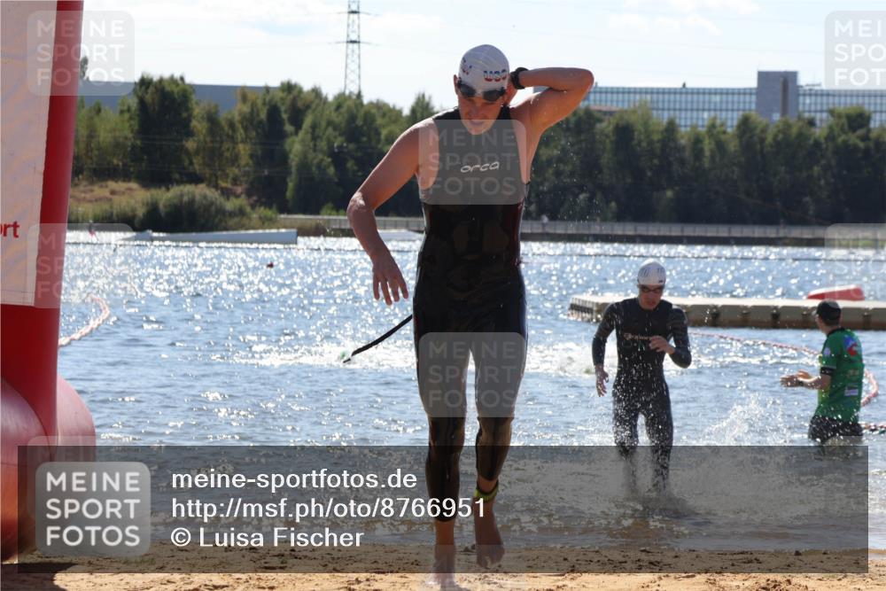 07.09.2025 - 19. Norderstedt Triathlon Luisa Fischer http://msf.ph/oto/8766951 07.09.2025 13:22:45 Schwimmen 994, 1042 meine-sportfotos.de