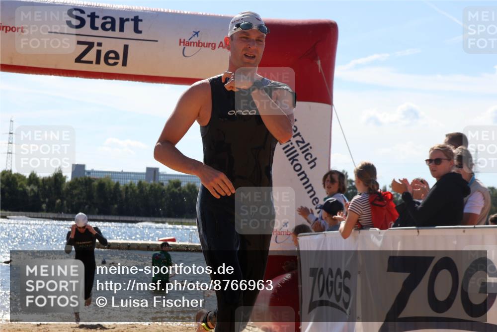 07.09.2025 - 19. Norderstedt Triathlon Luisa Fischer http://msf.ph/oto/8766963 07.09.2025 13:22:47 Schwimmen 994, 1042 meine-sportfotos.de