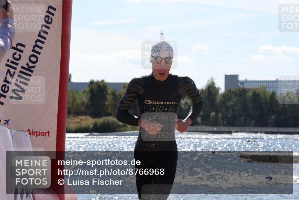 07.09.2025 - 19. Norderstedt Triathlon Luisa Fischer http://msf.ph/oto/8766968 07.09.2025 13:22:49 Schwimmen 994, 1042 meine-sportfotos.de