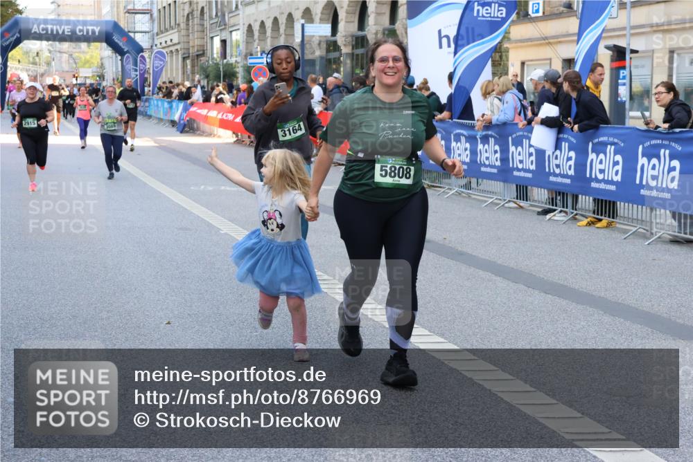 07.09.2025 - BARMER Alsterlauf Strokosch-Dieckow http://msf.ph/oto/8766969 07.09.2025 10:11:31 Ziel 2171, 2293, 2846, 2847, 3036, 3126, 3327, 3348, 3349, 3366, 3367, 3692, 3792, 4193, 4376, 4415, 4491, 4970, 5175, 5214, 5418, 5448, 5649, 5650, 5758, 5760, 5813, 5827, 5911, 6008, 6130, 6144, 6180, 8038, 8039, 8126, 8145 meine-sportfotos.de