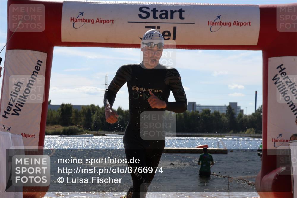 07.09.2025 - 19. Norderstedt Triathlon Luisa Fischer http://msf.ph/oto/8766974 07.09.2025 13:22:50 Schwimmen 994, 1042 meine-sportfotos.de