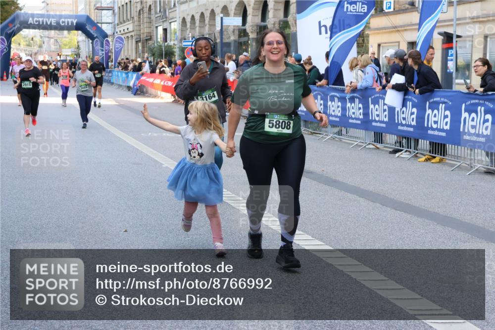 07.09.2025 - BARMER Alsterlauf Strokosch-Dieckow http://msf.ph/oto/8766992 07.09.2025 10:11:31 Ziel 2171, 2293, 2846, 2847, 3036, 3126, 3327, 3348, 3349, 3366, 3367, 3692, 3792, 4193, 4376, 4415, 4491, 4970, 5175, 5214, 5418, 5448, 5649, 5650, 5758, 5760, 5813, 5827, 5911, 6008, 6130, 6144, 6180, 8038, 8039, 8126, 8145 meine-sportfotos.de