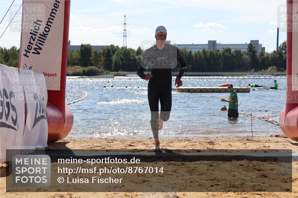 07.09.2025 - 19. Norderstedt Triathlon Luisa Fischer http://msf.ph/oto/8767014 07.09.2025 13:23:59 Schwimmen 392 meine-sportfotos.de