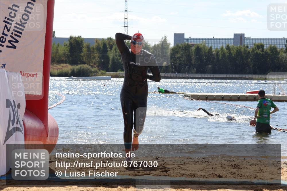 07.09.2025 - 19. Norderstedt Triathlon Luisa Fischer http://msf.ph/oto/8767030 07.09.2025 13:24:19 Schwimmen 999 meine-sportfotos.de