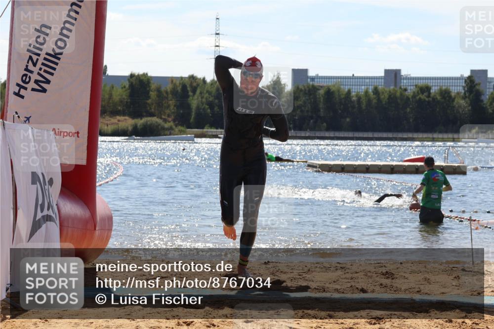 07.09.2025 - 19. Norderstedt Triathlon Luisa Fischer http://msf.ph/oto/8767034 07.09.2025 13:24:20 Schwimmen 999 meine-sportfotos.de