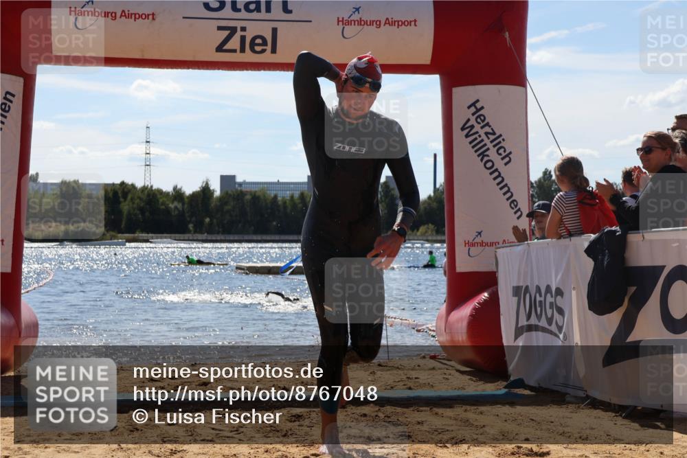 07.09.2025 - 19. Norderstedt Triathlon Luisa Fischer http://msf.ph/oto/8767048 07.09.2025 13:24:21 Schwimmen 999 meine-sportfotos.de