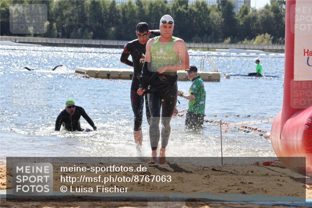 07.09.2025 - 19. Norderstedt Triathlon Luisa Fischer http://msf.ph/oto/8767063 07.09.2025 13:24:32 Schwimmen 999, 1003, 1007 meine-sportfotos.de