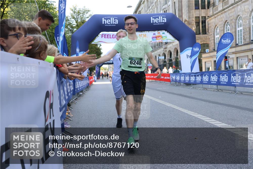 07.09.2025 - BARMER Alsterlauf Strokosch-Dieckow http://msf.ph/oto/8767120 07.09.2025 10:31:02 Ziel 2001, 2563, 4388, 5537, 5599 meine-sportfotos.de
