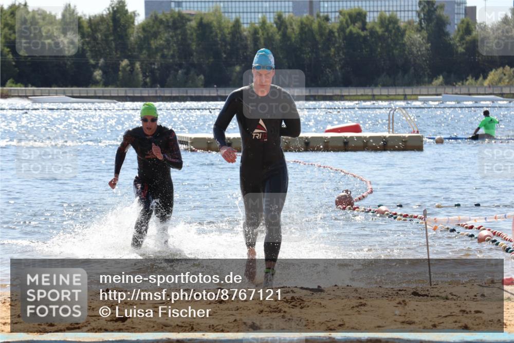 07.09.2025 - 19. Norderstedt Triathlon Luisa Fischer http://msf.ph/oto/8767121 07.09.2025 13:25:21 Schwimmen 1004, 1015 meine-sportfotos.de