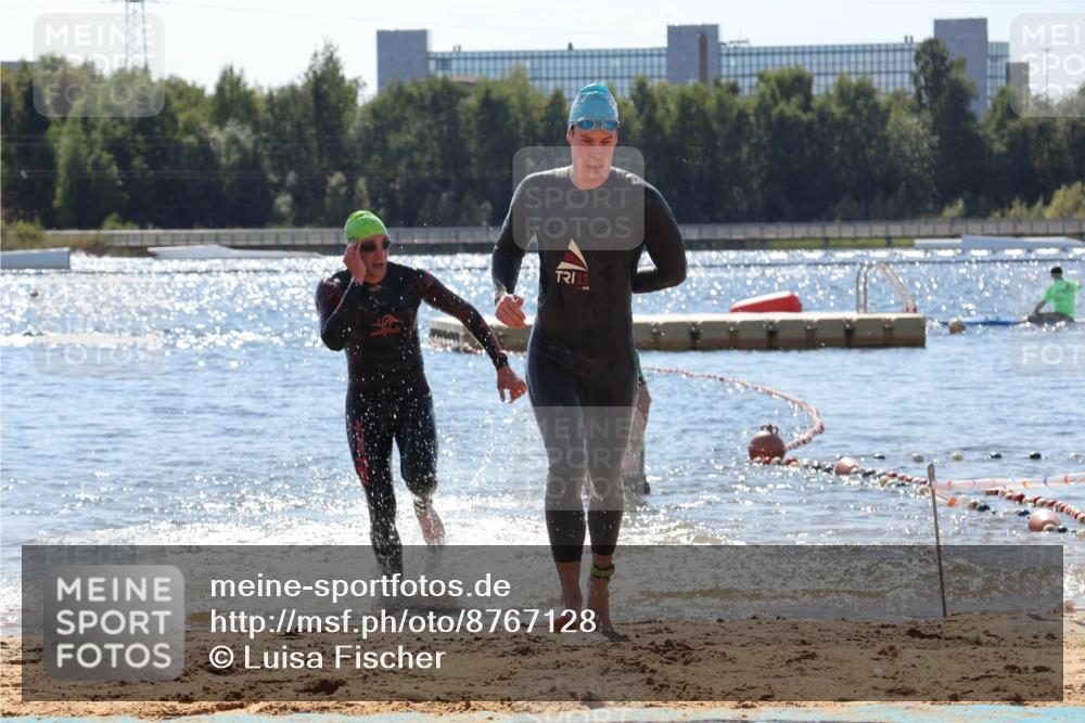 07.09.2025 - 19. Norderstedt Triathlon Luisa Fischer http://msf.ph/oto/8767128 07.09.2025 13:25:22 Schwimmen 1004, 1015 meine-sportfotos.de