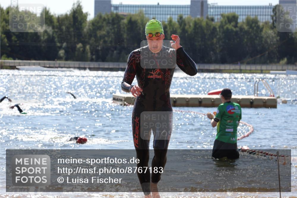 07.09.2025 - 19. Norderstedt Triathlon Luisa Fischer http://msf.ph/oto/8767183 07.09.2025 13:26:23 Schwimmen 1006, 1016 meine-sportfotos.de