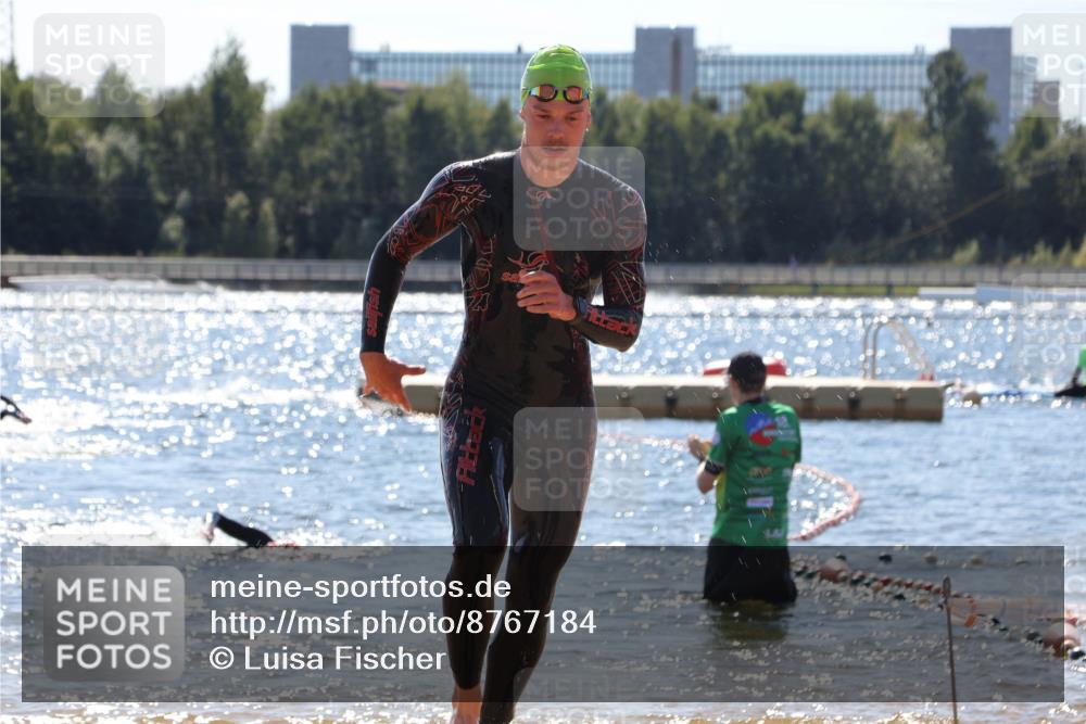 07.09.2025 - 19. Norderstedt Triathlon Luisa Fischer http://msf.ph/oto/8767184 07.09.2025 13:26:24 Schwimmen 1006, 1016 meine-sportfotos.de