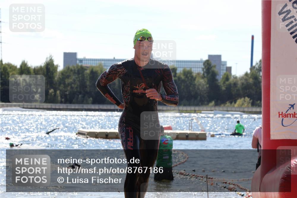 07.09.2025 - 19. Norderstedt Triathlon Luisa Fischer http://msf.ph/oto/8767186 07.09.2025 13:26:24 Schwimmen 1006, 1016 meine-sportfotos.de