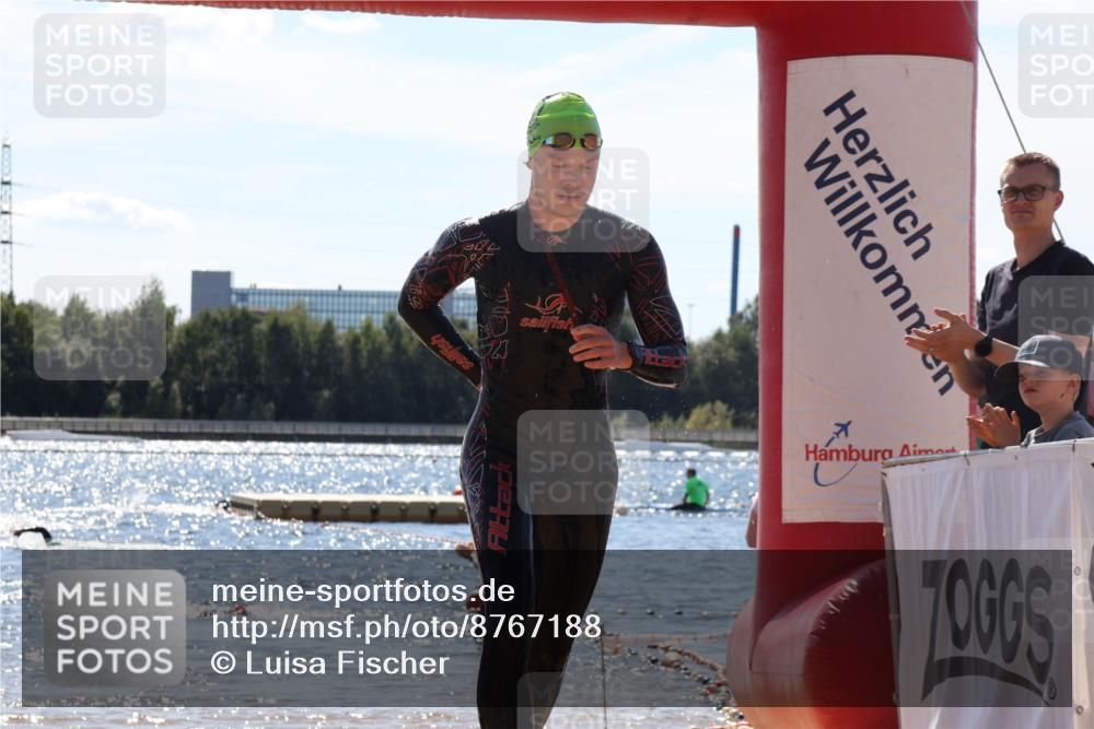 07.09.2025 - 19. Norderstedt Triathlon Luisa Fischer http://msf.ph/oto/8767188 07.09.2025 13:26:25 Schwimmen 1006, 1016 meine-sportfotos.de