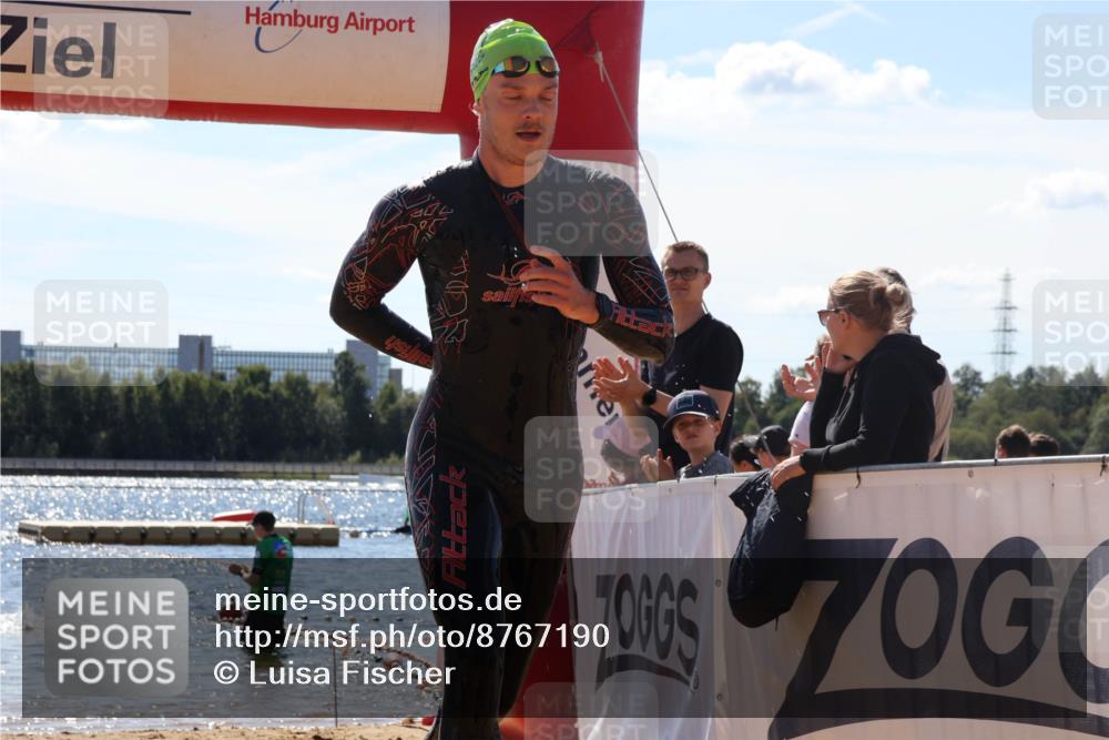 07.09.2025 - 19. Norderstedt Triathlon Luisa Fischer http://msf.ph/oto/8767190 07.09.2025 13:26:26 Schwimmen 1006, 1016 meine-sportfotos.de
