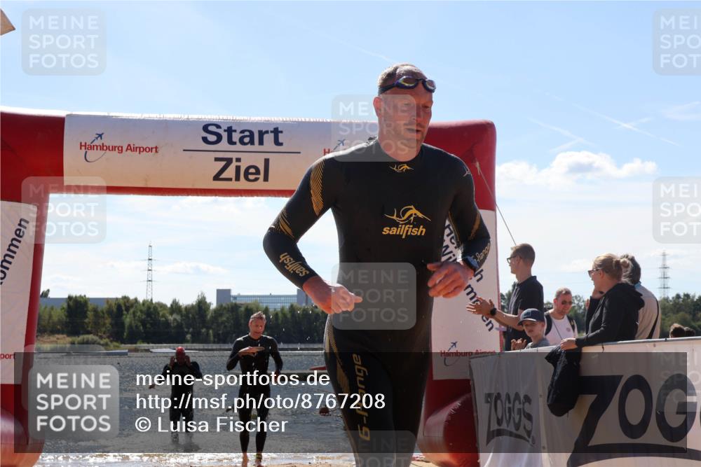 07.09.2025 - 19. Norderstedt Triathlon Luisa Fischer http://msf.ph/oto/8767208 07.09.2025 13:27:02 Schwimmen 394, 965, 1028, 1038 meine-sportfotos.de