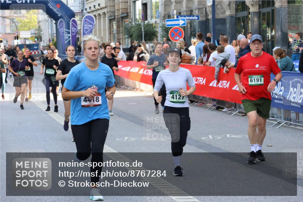 07.09.2025 - BARMER Alsterlauf Strokosch-Dieckow http://msf.ph/oto/8767284 07.09.2025 10:11:19 Ziel 2283, 2293, 2300, 2772, 2820, 2846, 2847, 2934, 3327, 3348, 3349, 3366, 3367, 3393, 3398, 3526, 3692, 3783, 3792, 3867, 4045, 4376, 4491, 5448, 5649, 5650, 5758, 5760, 6124, 6130, 6144, 6180, 8038, 8039, 8126, 8264 meine-sportfotos.de