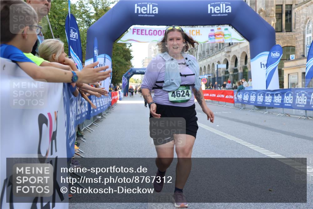 07.09.2025 - BARMER Alsterlauf Strokosch-Dieckow http://msf.ph/oto/8767312 07.09.2025 10:31:07 Ziel 2001, 5599 meine-sportfotos.de