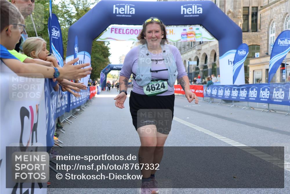 07.09.2025 - BARMER Alsterlauf Strokosch-Dieckow http://msf.ph/oto/8767332 07.09.2025 10:31:07 Ziel 2001, 5599 meine-sportfotos.de