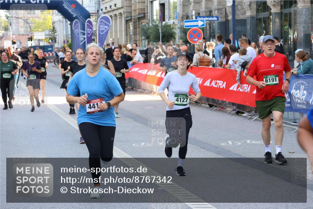 07.09.2025 - BARMER Alsterlauf Strokosch-Dieckow http://msf.ph/oto/8767342 07.09.2025 10:11:18 Ziel 2283, 2293, 2300, 2772, 2820, 2846, 2847, 2934, 3348, 3349, 3393, 3398, 3526, 3692, 3783, 3792, 3867, 4045, 4376, 4491, 5166, 5448, 5649, 5650, 5758, 5760, 6124, 6130, 6144, 6180, 8038, 8039, 8126, 8264 meine-sportfotos.de