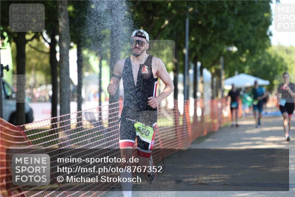 07.09.2025 - 19. Norderstedt Triathlon Michael Strokosch http://msf.ph/oto/8767352 07.09.2025 16:15:25 Laufen 550, 1430 meine-sportfotos.de