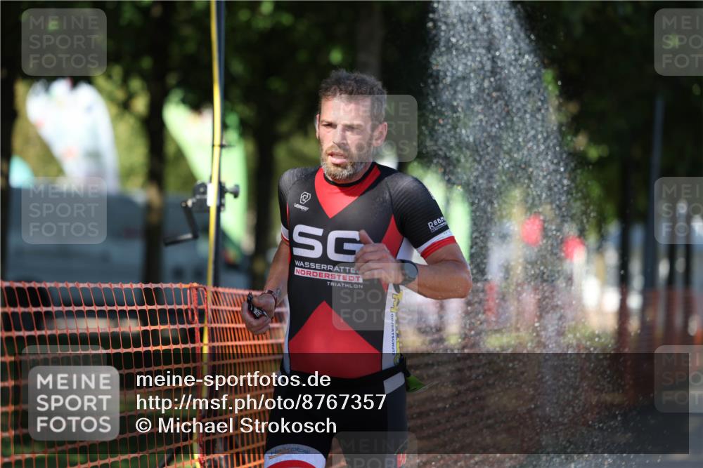 07.09.2025 - 19. Norderstedt Triathlon Michael Strokosch http://msf.ph/oto/8767357 07.09.2025 15:17:40 Laufen 982, 983 meine-sportfotos.de