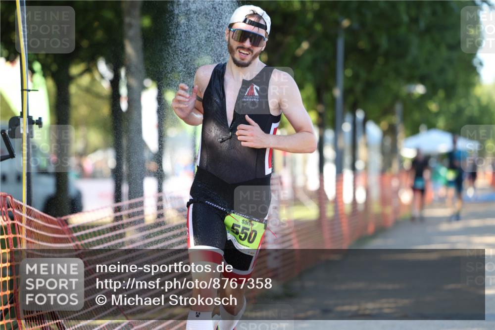 07.09.2025 - 19. Norderstedt Triathlon Michael Strokosch http://msf.ph/oto/8767358 07.09.2025 16:15:25 Laufen 550, 1430 meine-sportfotos.de