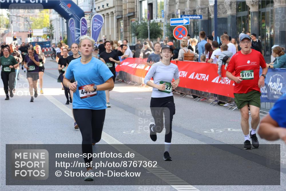 07.09.2025 - BARMER Alsterlauf Strokosch-Dieckow http://msf.ph/oto/8767362 07.09.2025 10:11:18 Ziel 2283, 2293, 2300, 2772, 2820, 2846, 2847, 2934, 3348, 3349, 3393, 3398, 3526, 3692, 3783, 3792, 3867, 4045, 4376, 4491, 5166, 5448, 5649, 5650, 5758, 5760, 6124, 6130, 6144, 6180, 8038, 8039, 8126, 8264 meine-sportfotos.de